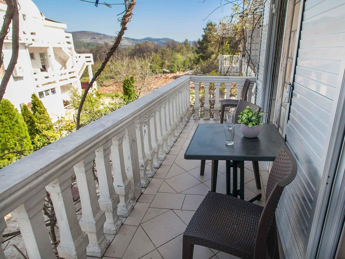 Maki Apartments - Plavi Horizonti Beach Тиват Экстерьер фото