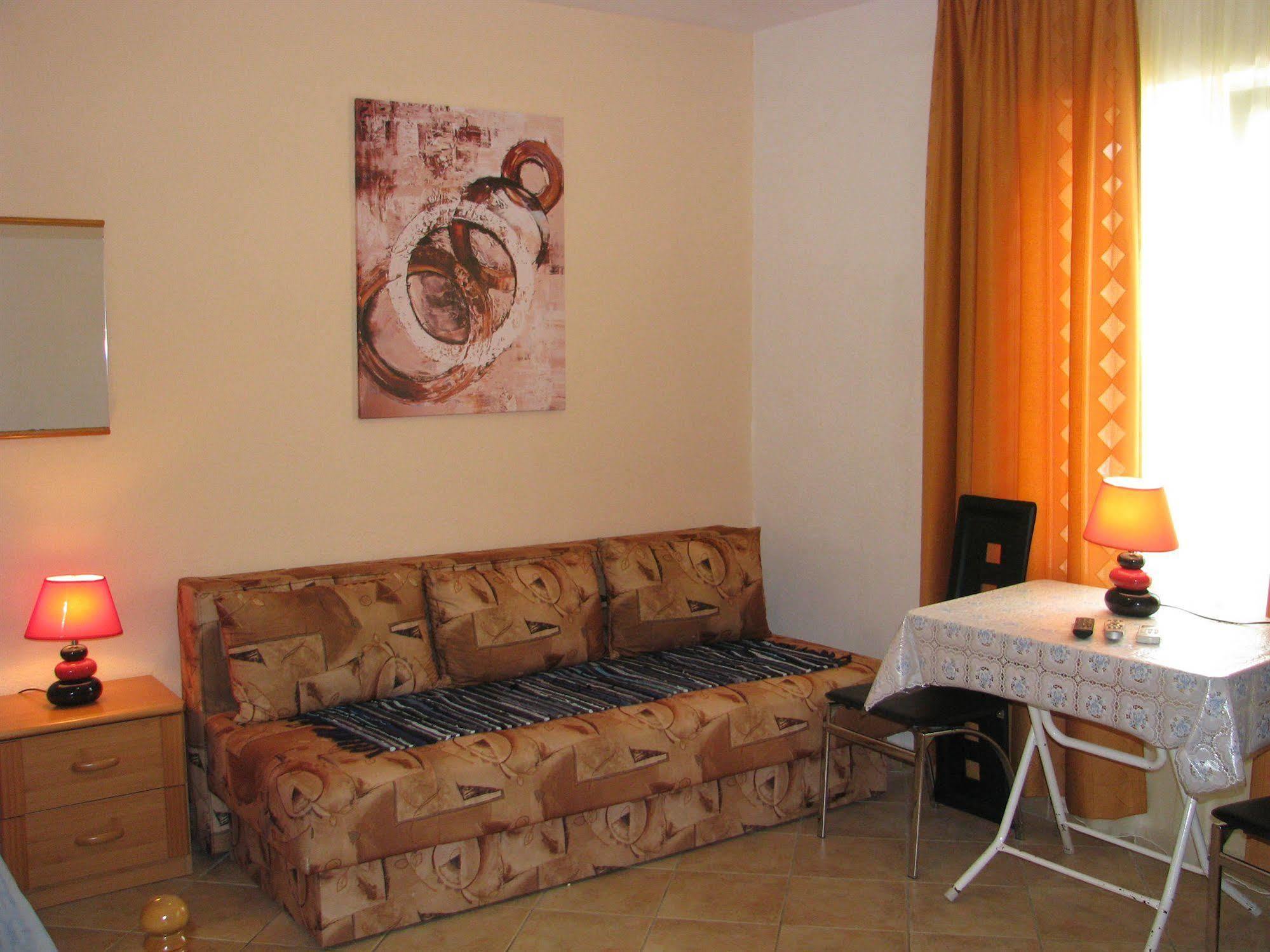 Maki Apartments - Plavi Horizonti Beach Тиват Экстерьер фото