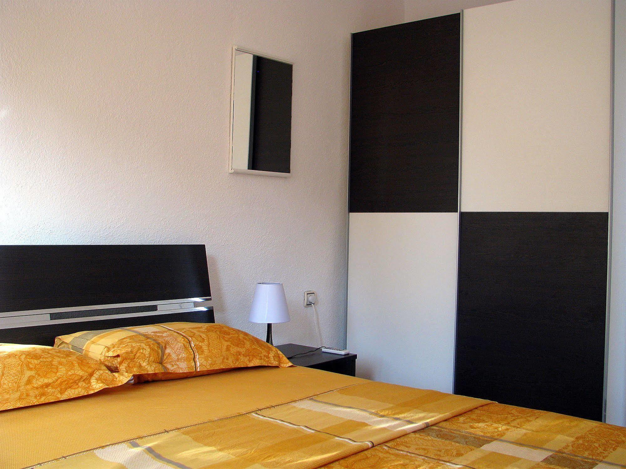 Maki Apartments - Plavi Horizonti Beach Тиват Экстерьер фото